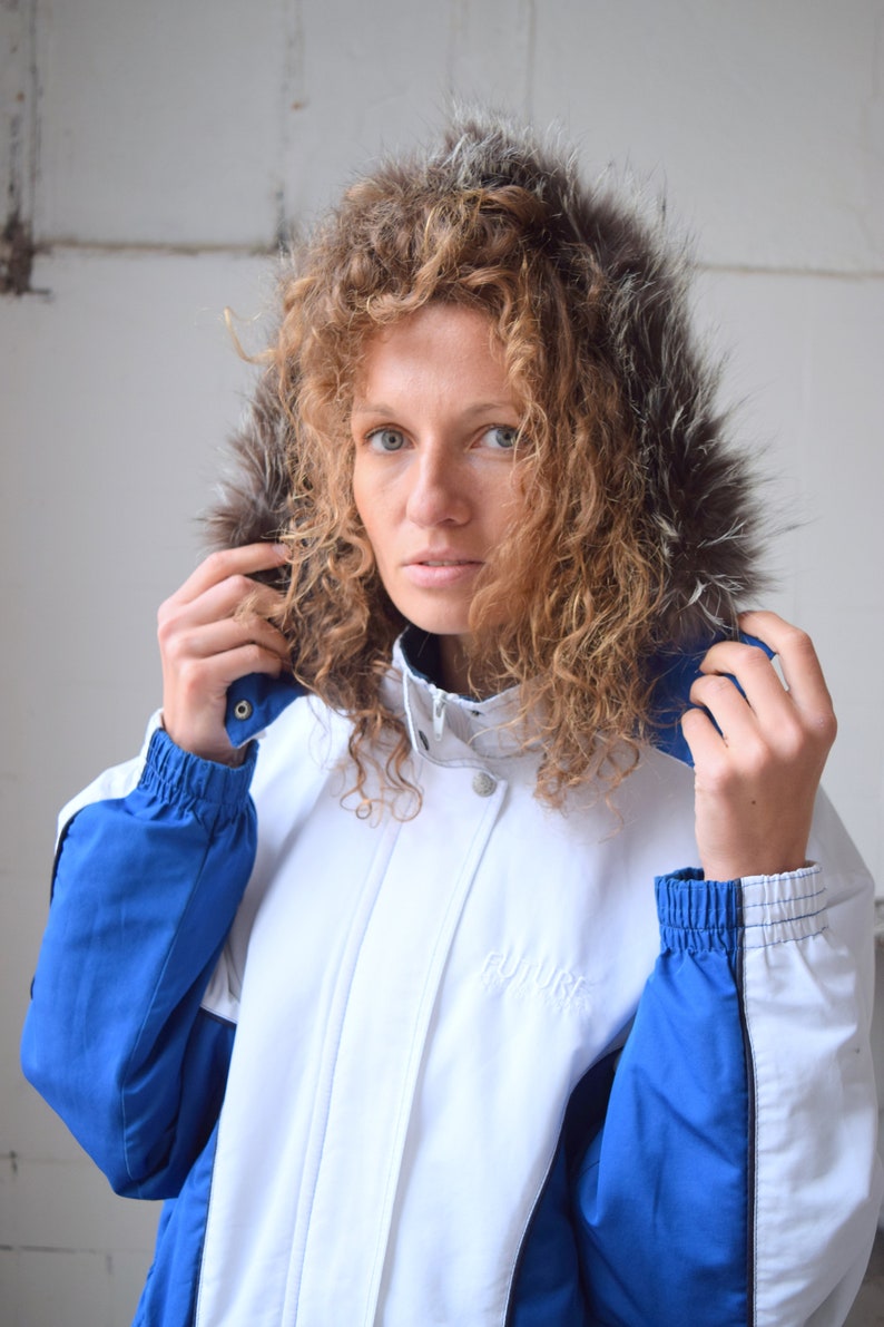 Parka jacket, white ski wear, vintage ski jacket, snowboard jacket, winter coat, ski suit, snow suit, winter fashion, size M/L image 2