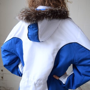 Parka jacket, white ski wear, vintage ski jacket, snowboard jacket, winter coat, ski suit, snow suit, winter fashion, size M/L image 3