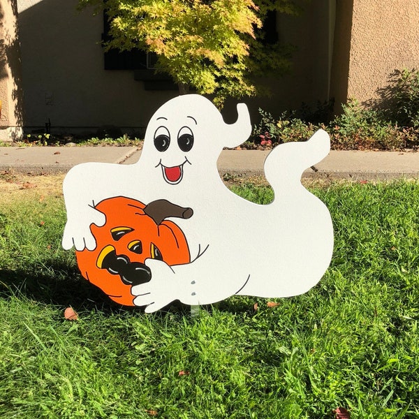 Ghost Holding A Jack O' Lantern Pumpkin Halloween Wood Engraved Fall Lawn Decoration