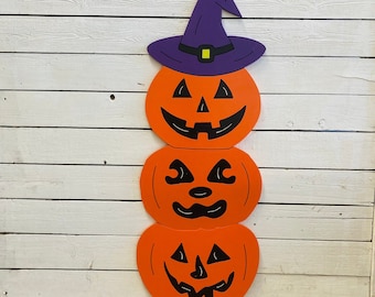 Three Pumpkins Stacked With A Witches Hat Halloween Party Decoration, Wood Yard Art