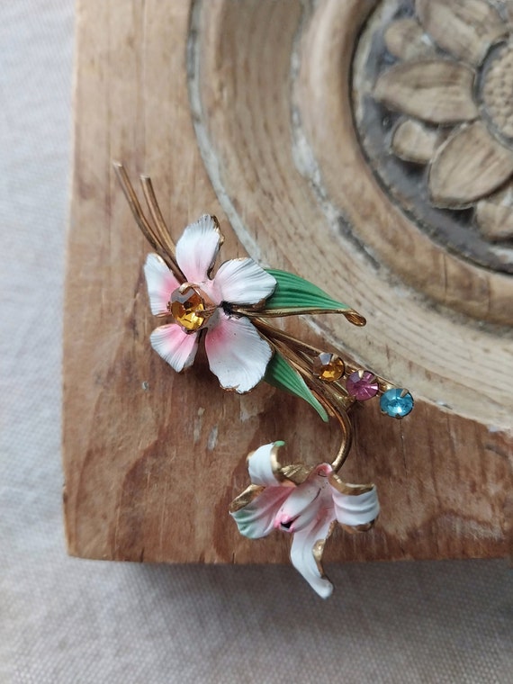 Lovely vintage enameled floral pin, made in Austr… - image 4