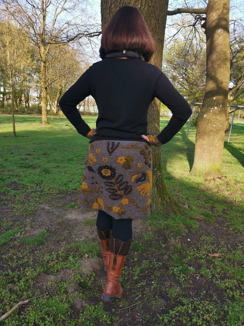 Women's skirt made of walkloden in gray with ocher yellow and black patterns. Cuffs in black Bestseller Available in every plus size. image 4