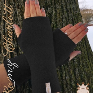 Super weiche Damen Stulpen, Armstulpen, Handschuhe, Pulswärmer aus Wollwalk Wolle: Merinoart Farbe schwarz. Bild 2