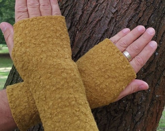 Herren Stulpen, Handschuhe, Armstulpen aus Löckchen Fleece in ocker gelb