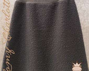 Women's gray skirt made of curly fleece with grey/mottled cuffs. Available in every plus size.