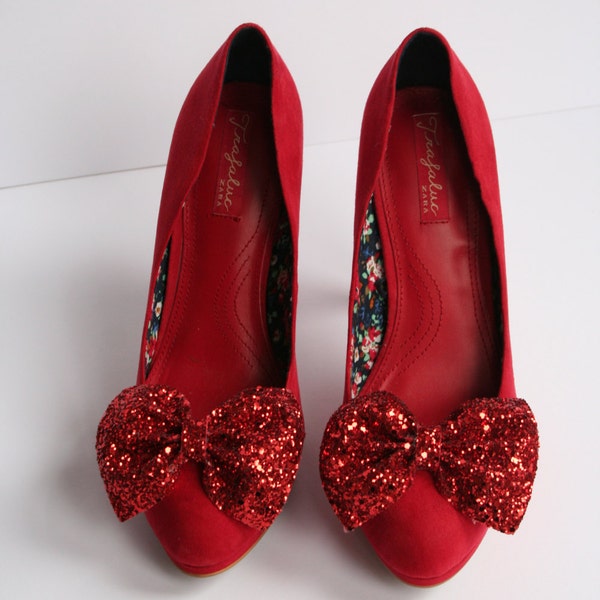 Pair of Red glitter bow shoe clips, red glitter bow, shoe clip, handmade shoe clips, glitter red material, pair of bow shoe clips