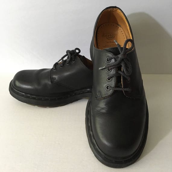 dr martens aw004 mens shoes