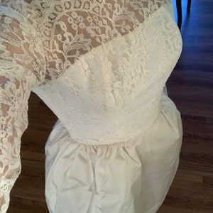 1960s White Bridal Original Short Length Long Sleeve Wedding Gown/Vintage True White Simple Bridal Gown Size XS