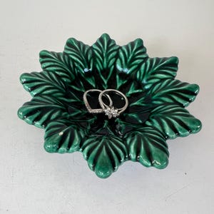 Great Deep Green Christmas Theme Style Trinket Dish/Vintags Green Christmas Holiday Style Trinket Dish Ring Dish