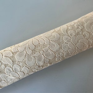 Gorgeous Oval Lace Tablecloth 76x57 Vintage Lace Floral Tablecloth - SO NICE - N