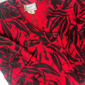 Vintage Black and Red 80s Cropped Blazer by Fantaseas Collection size Small/Vintage Cropped Blazer - DD
