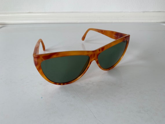 Vintage Taiwan Tortoise Shell Color Plastic Sunglasses/vintage Yellow  Orange Brown Sunglasses L 