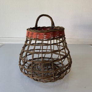 Adorably Slouchy Basket with Handle/Vintage Lightweight Slouchy Basket - R