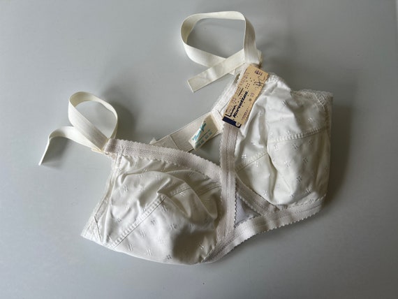 Vintage NOS Forever Young 34C Korvettes Bra/Vinta… - image 1