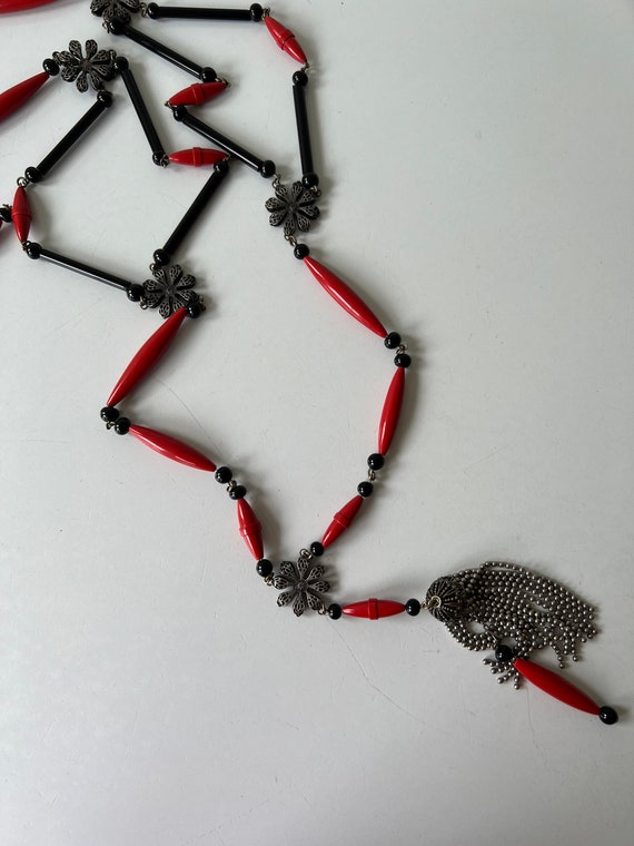 Wonderfully Unique Flapper Era Black and Red Bead 