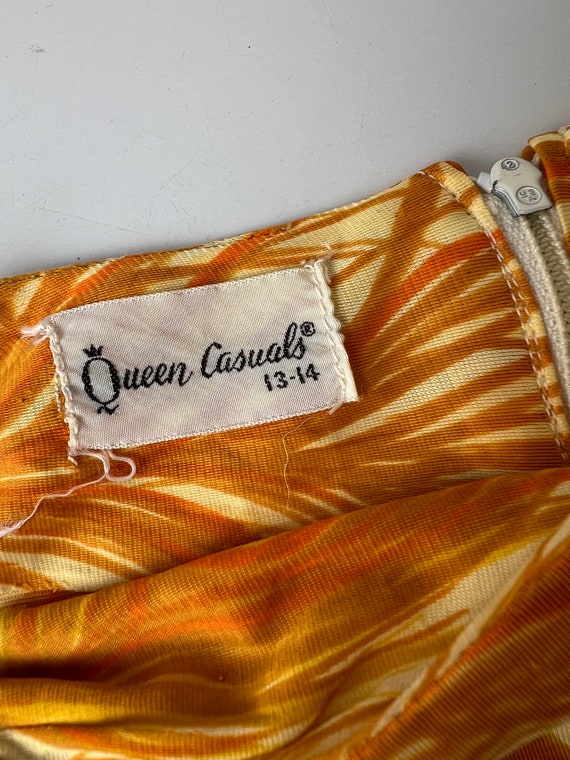 Gorgeous Golden Yellow Orange Feather Queen Casua… - image 3