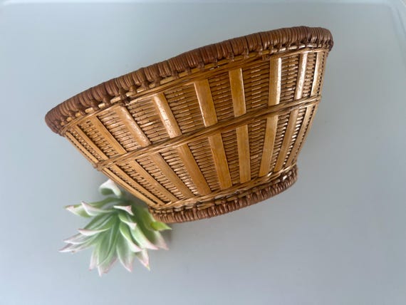 Great Oblong Centerpiece Basket/Vintage Basket/Great Vintage Basket