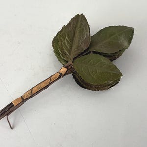 Vintage Group of Green Artifical Rose Boutineer Leaves/Vintage Gold Leaves for Wrapping or Decorations/Green Christmas Decor Japan