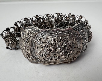 Vibtage Metal Ornate Fillagree 36 Inch Belt/Vintage Fashion Belt/Vintage Filagree Silver Tone Belt