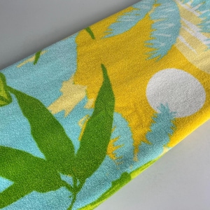 Vintage Beach Towel Fun Retro Sunny Weather/Vintage Retro Swimming Towel Vacation Florida California Pool Towel Flower Power - M