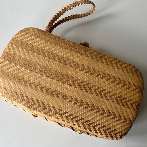 Beautiful Rectangle Straw Clutch Wristlet/Vintage Straw Clutch Handbag Nice - O