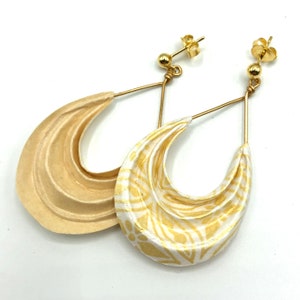 Earrings / Draped drop / Origami in Japanese paper / white + cream + gold