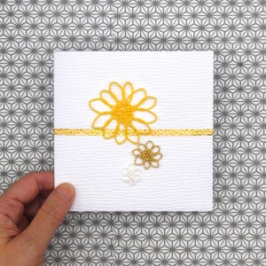 Carte de vœux - Fleurs jaunes en Mizuhiki (cordelette japonaise en papier) - avec enveloppe Origami en papier kraft