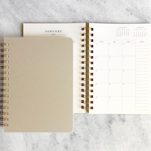 2024-2025 Planner | Weekly Planner 2025 |  monthly planner | daily agenda | personal organizer | datebook | Kraft Soft Cover, blank