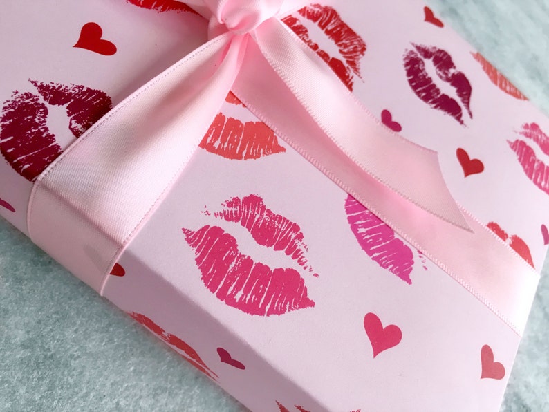 Kisses Gift Wrap flat sheet paper Valentine wrapping paper illustrated perfect for Valentine/'s Day!