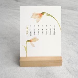 Calendrier de bureau Fleurs fleuries 2027 | Calendrier de bureau 2027 | Calendrier 2027 avec support en bois | Calendrier sur pied, calendrier à rabat, taille standard image 2