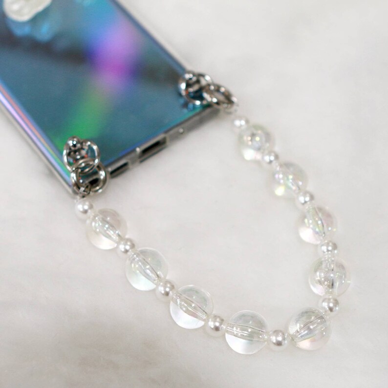 Bold Clear Beads with pearl case strap case chainAttaches to any TPU and Plastic cases