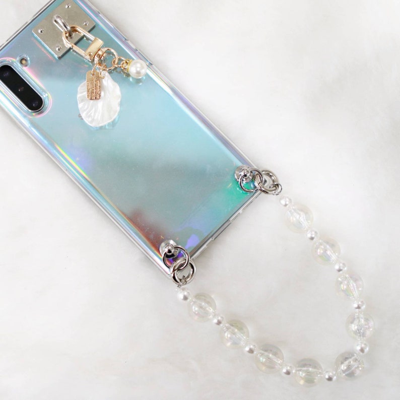 Bold Clear Beads with pearl case strap case chainAttaches to any TPU and Plastic cases