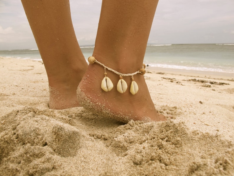Driftwood Cowrie Anklet Wooden Beaded with Cowrie Shells and Cotton Tassel