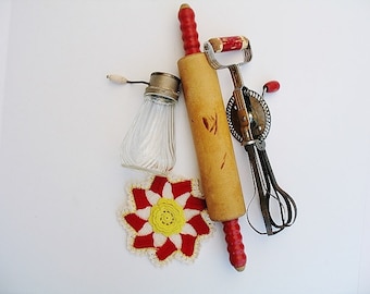 Lot of 4 1940s Kitchen Utensils Egg Beater Rolling Pin Grinder Pot holder