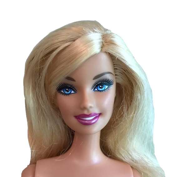 Barbie store swappin styles