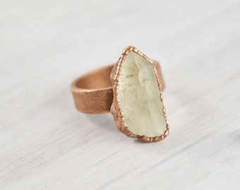 Raw Crystal Quartz Ring with Copper Band, Earthy Vintage Style, Large Crystal Ring, Crystal Point Statement Ring, Clear Quartz Jewelry