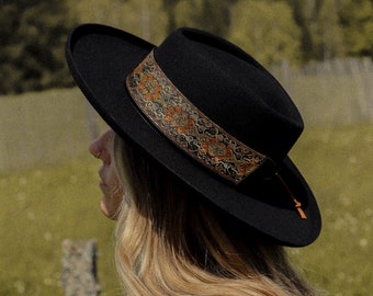 Hat headband with boho style leather inserts, country accessories, hat accessories, boho style, country style