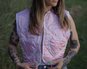 Chaleco acolchado estampado floral con corazones parcheados, chaleco acolchado hecho a mano, chaleco acolchado, estilo danés