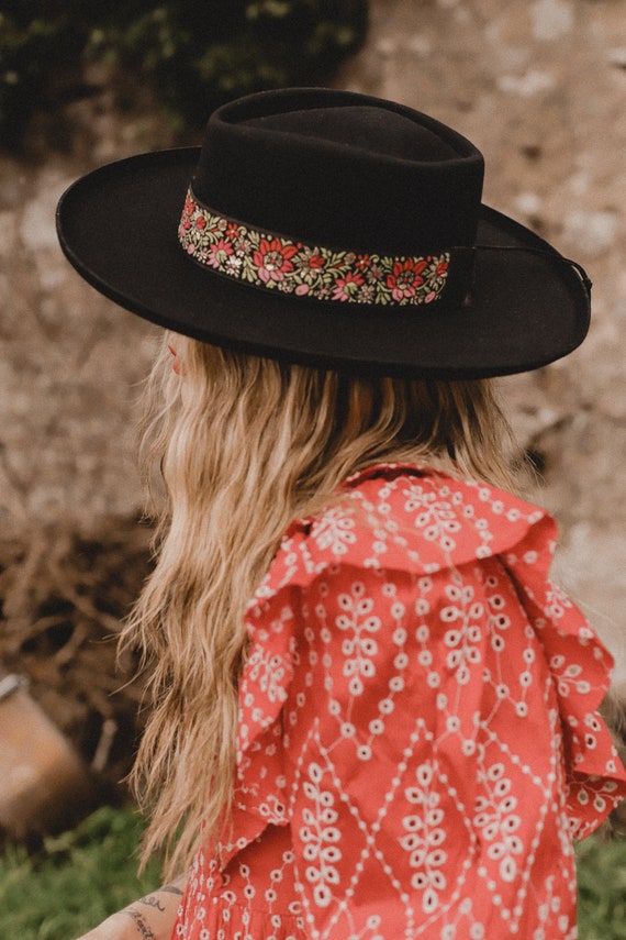 Cowboy Hat Band, Bohemian Accessories, Country Accessories, Hat  Accessories, Bohemian Style, Headband , Boho, Hatband With Pompom -   Denmark