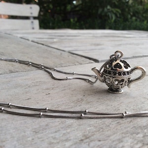 3D teapot necklace,Tea lover&#39;s necklace,Antique silver necklace,Cute necklace,Long necklace,Teapot charm necklace,Mad Hatter tea party,Gift.