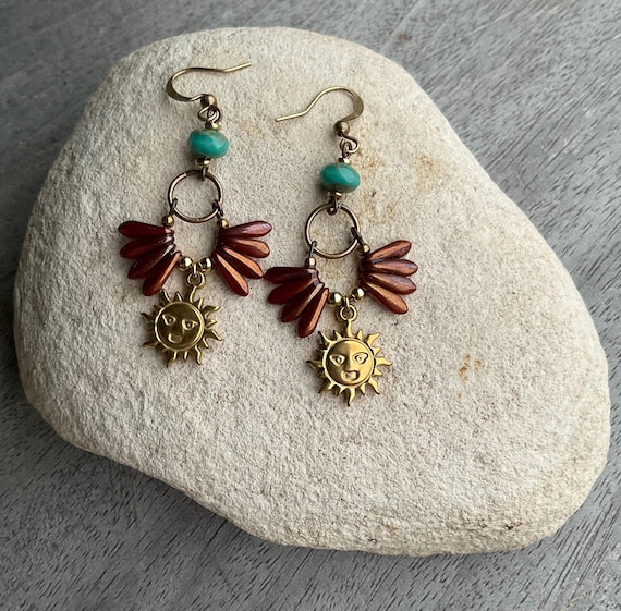 アンティーク イヤリング 手作りサンバーストイヤリング：チェコガラスのボヘミアンジュエリー
