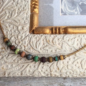 Bohoketting, aardmoederketting, korte ketting, eenvoudige ketting, bohoketting, ketting van Tsjechisch glas, hippieketting, stam, cadeau-idee.