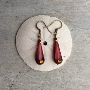 Pink boho earrings,Womens earrings,Raspberry Pink earrings,Pink faceted earrings,Czech glass earrings,Bronze pink drop earrings,Gift idea.