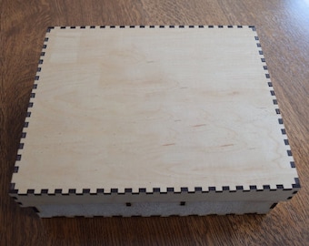 SVG FILE voor aangepaste speldoos voor bordspellen - Voeg uw eigen logo en / of familienaam toe
