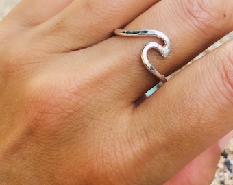 Nalu (wave) ring