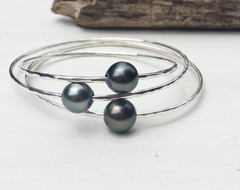 Sterling silver Tahitian pearl bangle