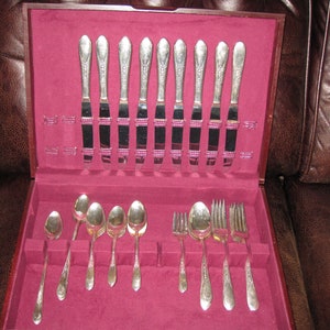 WM. ROGERS MFG. Co. Original Rogers 1941 Or Before Pricilla Lady Ann Pattern Flatware Set 43 Pieces In Original Storage Box 15 1/2&quot; x 11&quot;