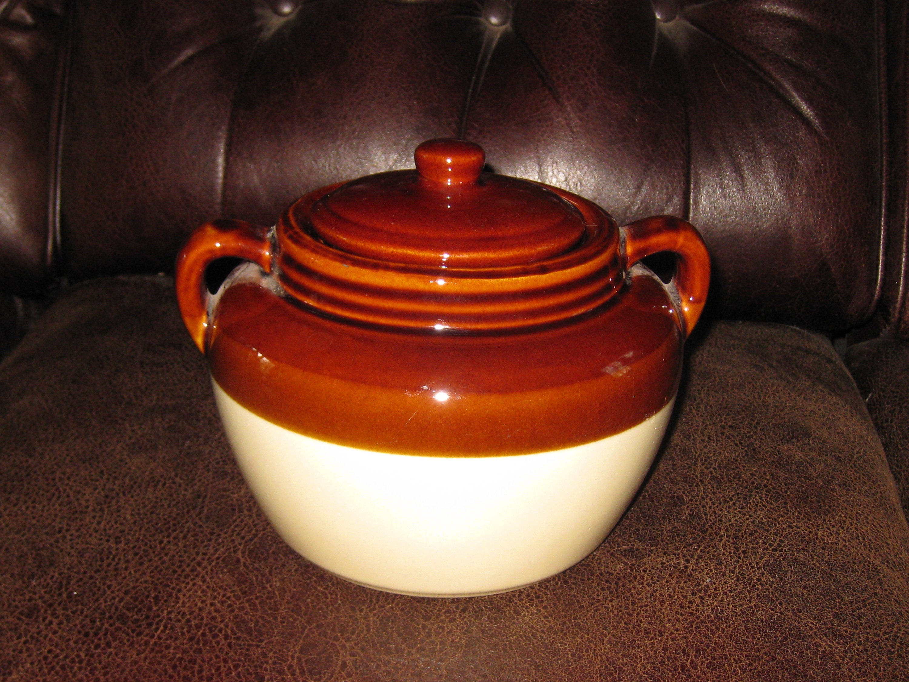 STONEWARE BEAN POT Two Toned Two Handles Small 6 High Covered Jar