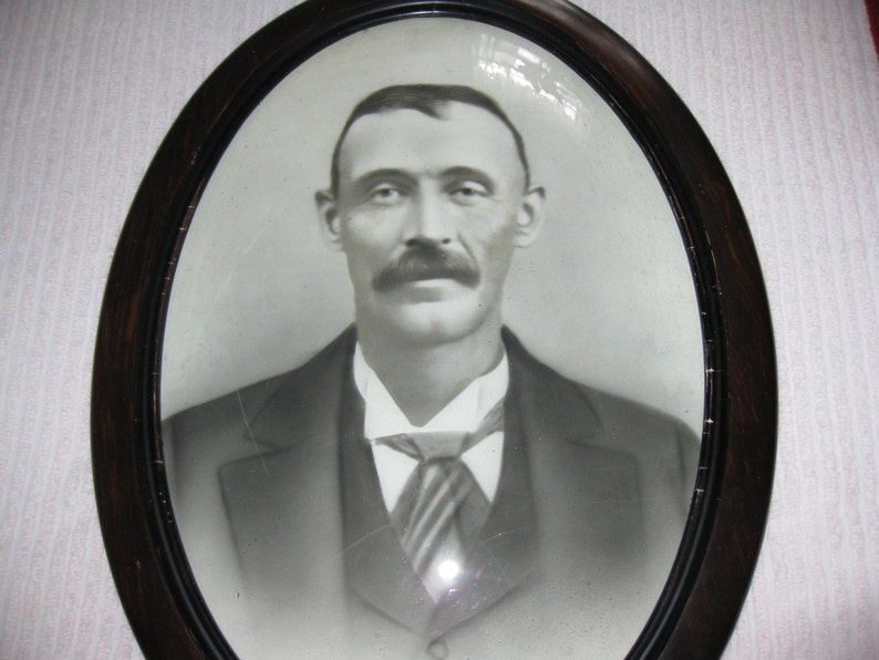 ANTIQUE PHOTOGRAPH And Oval Frame With Convex Glass 16 12 x 23