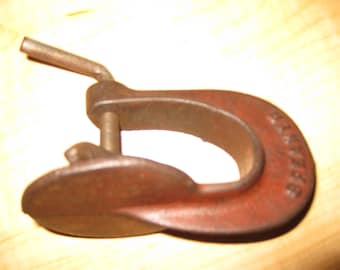 ANTIQUE TIRE Patch Clamp Repair Press Tire Repair Tool Cast Iron Made By Speaker TR010 Meausres 4 1/2" Long 3" High With Turn Handle Down